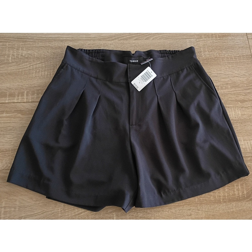 Torrid‎ Crepe Black Pleated Shorts Womens Size 14 Pockets Dressy